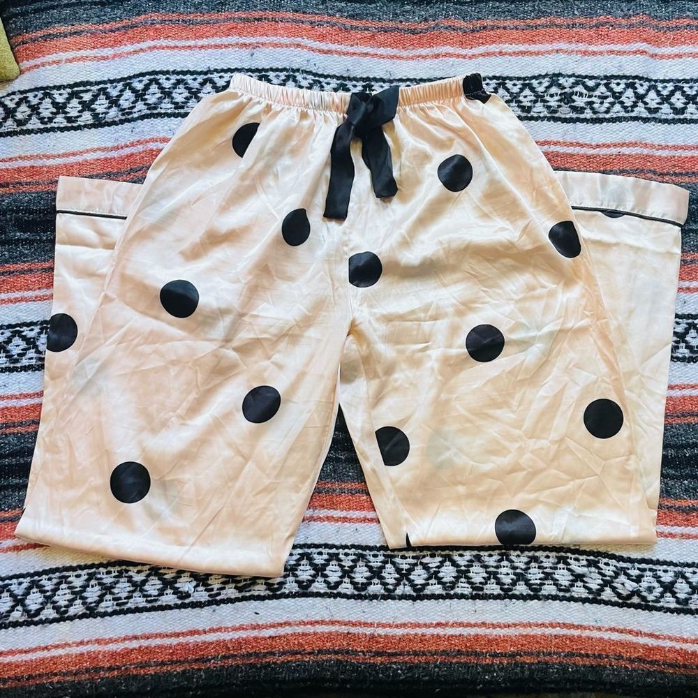 💥CLEARANCE⚡️PINK POLKADOT PAJAMAS SIZE LARGE